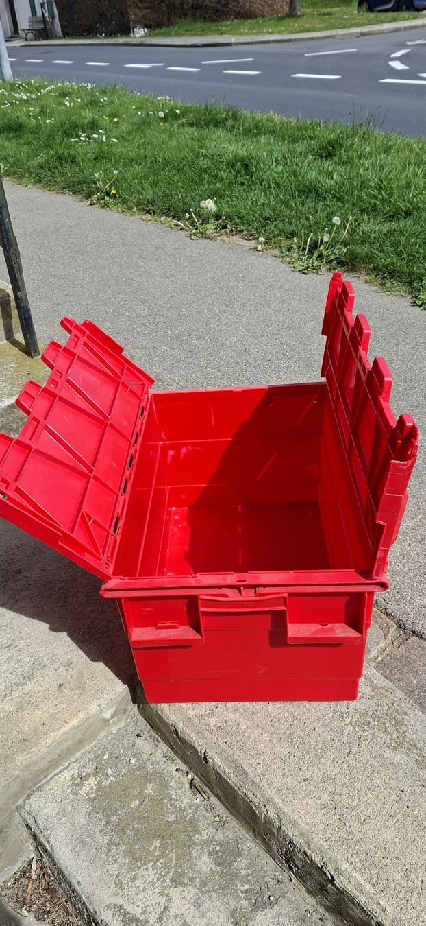 Casse di trasporto: Solides caisses plastiques professionnelles – Usato da Bercher venduto da gfc_cs28 2